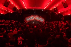 من کیستم گدای گدایان این درم - دانلود ویدئو کلیپ نغمه خوانی حاج سید مجید بنی فاطمه