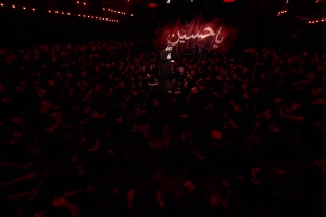 لب تشنه زیر نم نم باران گریستم - دانلود کلیپ مداحی شعرخوانی شب اول محرم 1405 سید مجید بنی فاطمه
