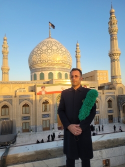 تعویض پرچم حرم خواهرامام رضا عحرم سال۱۴۰۵