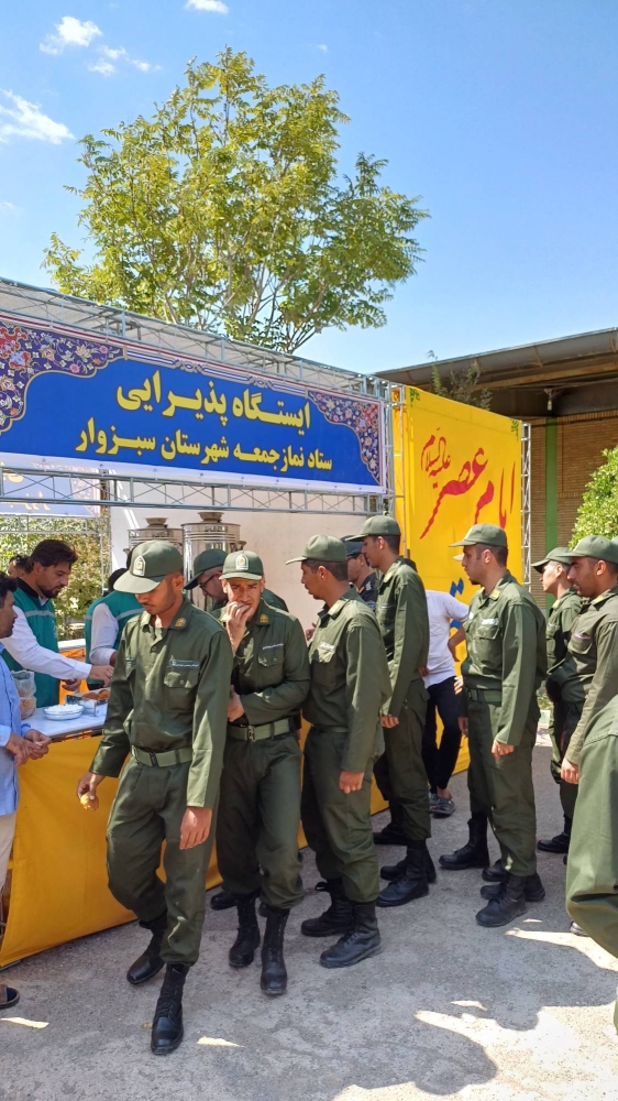 گزارش تصویری برپایی ایستگاه صلواتی در روز جمعه نهم ماه ربیع الاول1403