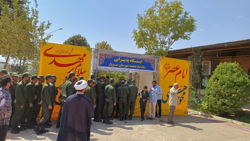 گزارش تصویری برپایی ایستگاه صلواتی در روز جمعه نهم ماه ربیع الاول1403