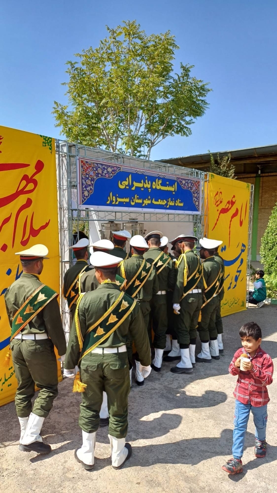 گزارش تصویری برپایی ایستگاه صلواتی در روز جمعه نهم ماه ربیع الاول1403