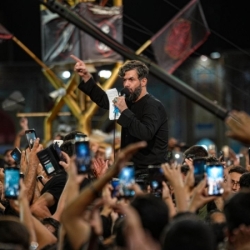 تصویر مراسم هیئت شب شهادت امام رضا (ع) 1405 کربلایی حسین ستوده - حرم امام رضا مشهد مقدس