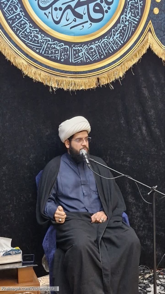 مراسمات هفتگی هیئت خادم الرضا اهواز با نوای شیخ رضا حریزاوی