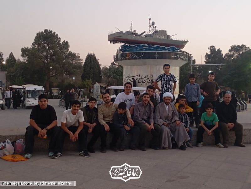 هیئت هفتگی در گلزار شهدا