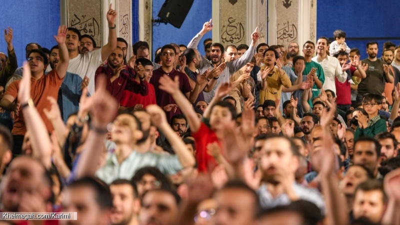 تصویر مراسم جشن شب ولادت امام رضا (ع) 18 اردیبهشت 1404 حاج محمود کریمی - هیئت رایه العباس چیذر