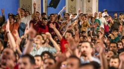 تصویر مراسم جشن شب ولادت امام رضا (ع) 18 اردیبهشت 1404 حاج محمود کریمی - هیئت رایه العباس چیذر