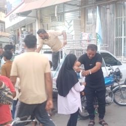 برپایی ایستگاه صلواتی عید غدیر امام علی ع ۱۴۰۴ بازار کانال میناب