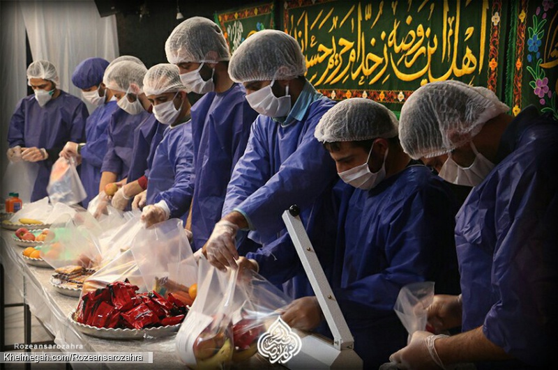 آماده سازی بسته عیدانه برای قشر آسیب پذیر روضه انصارالزهراسلام الله علیها