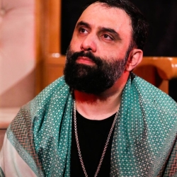 تصویر مراسم شب شهادت امام صادق (ع) 3 اردیبهشت 1404 کربلایی جواد مقدم - هیئت بین الحرمین طهران