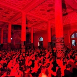 تصویر مراسم شب شهادت امام صادق (ع) 3 اردیبهشت 1404 کربلایی جواد مقدم - هیئت بین الحرمین طهران