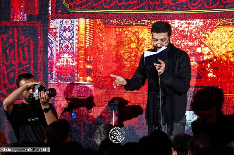 تصویر مراسم شب اول محرم 1404 1447 حاج حسین سیب سرخی - هیئت روضه العباس تهران