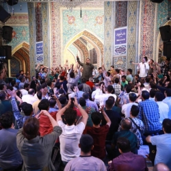 تصویر مراسم جشن شب ولادت امام رضا (ع) 18 اردیبهشت 1404 کربلایی محمد فصولی - امامزاده صالح تجریش