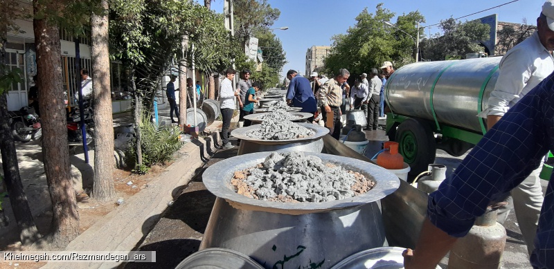 پخت خیابانیِ اطعام 6هزار نفری در شهرستان ارسنجان توسط هئیت رزمندگان اسلام
