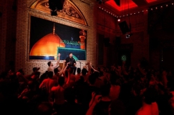 تصویر مراسم شهادت امام هادی (ع) 1404 کربلایی محمدحسین پویانفر - هیئت ریحانه النبی - مسجد گیاهی تجریش