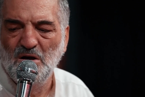 هیزم دور تا دور خونه - دانلود ویدئو کلیپ مداحی حضرت زهرا هیئت هفتگی 18 مهر 1404 کربلایی نریمان پناهی