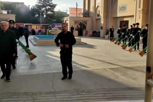 جاروکشی حرم خواهرامام رضا ع