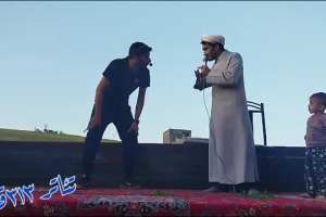 تئاتر 313قائم _نماز با ناخن کاشته شده